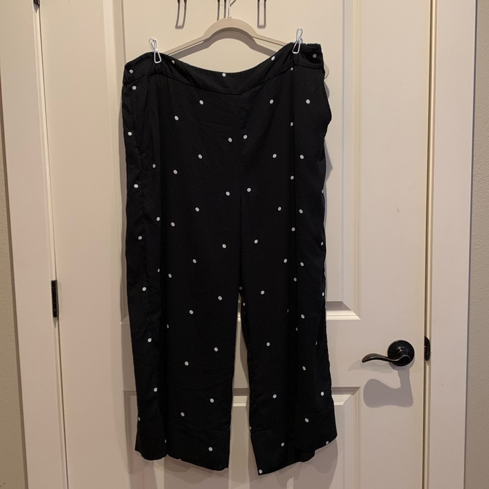 Halogen black and white gaucho pants